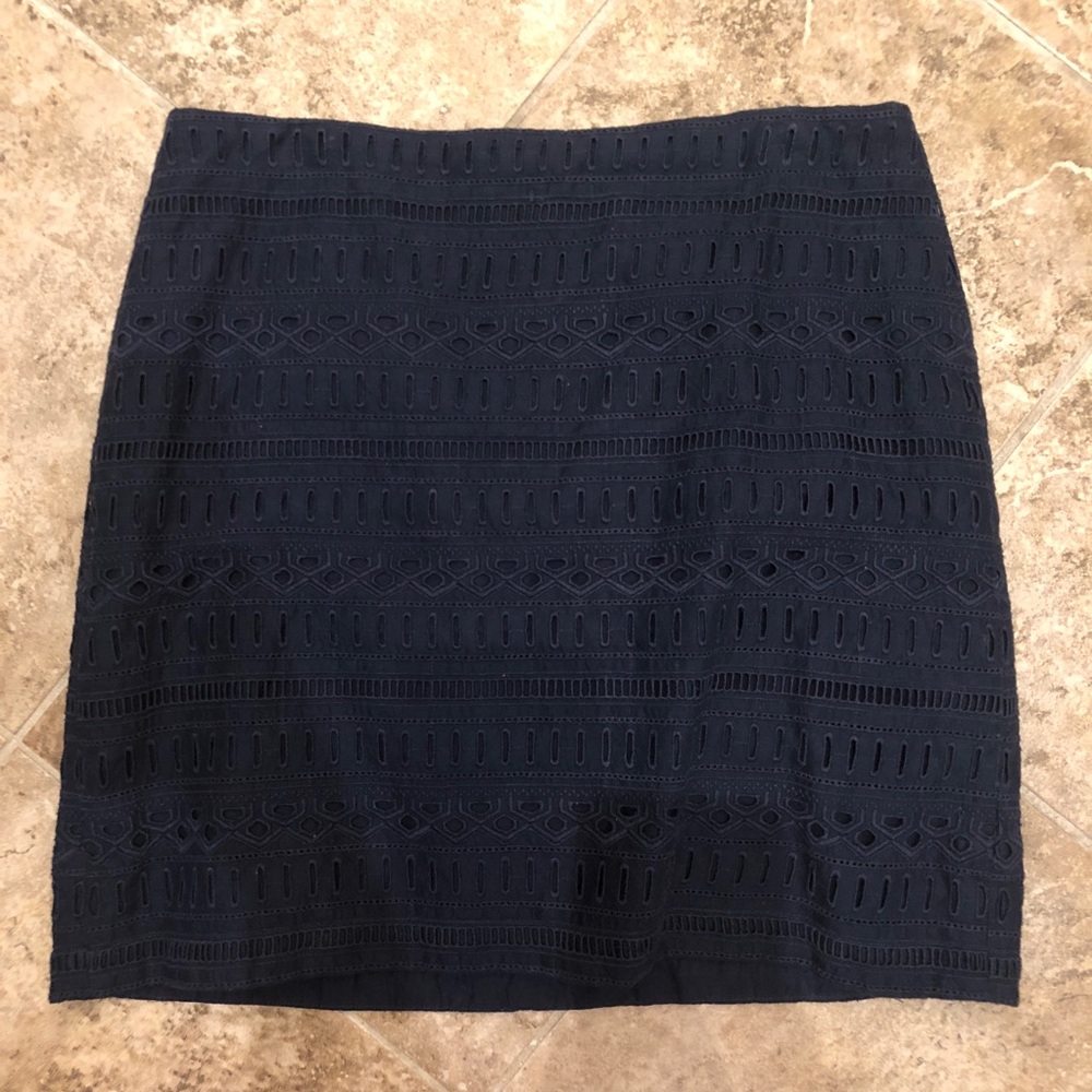 Gap navy eyelet skirt